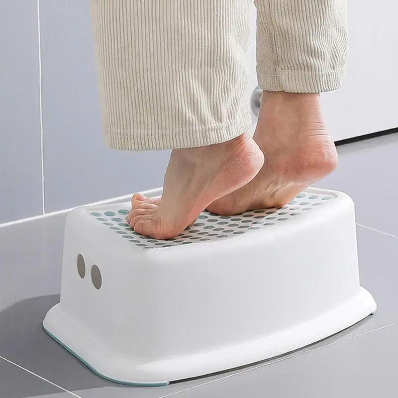 Repose-pieds pour toilettes